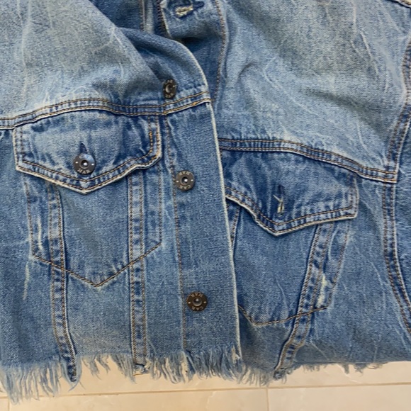 Jean jacket - Picture 3 of 4